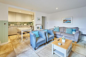 Host & Stay - The Courtyard Retreat